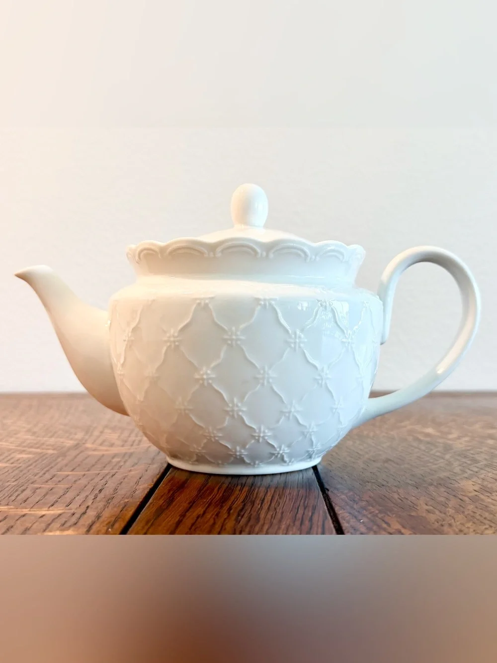 Vintage Grace’s Teawear Embossed Lattice Scalloped Rim Porcelain Off White